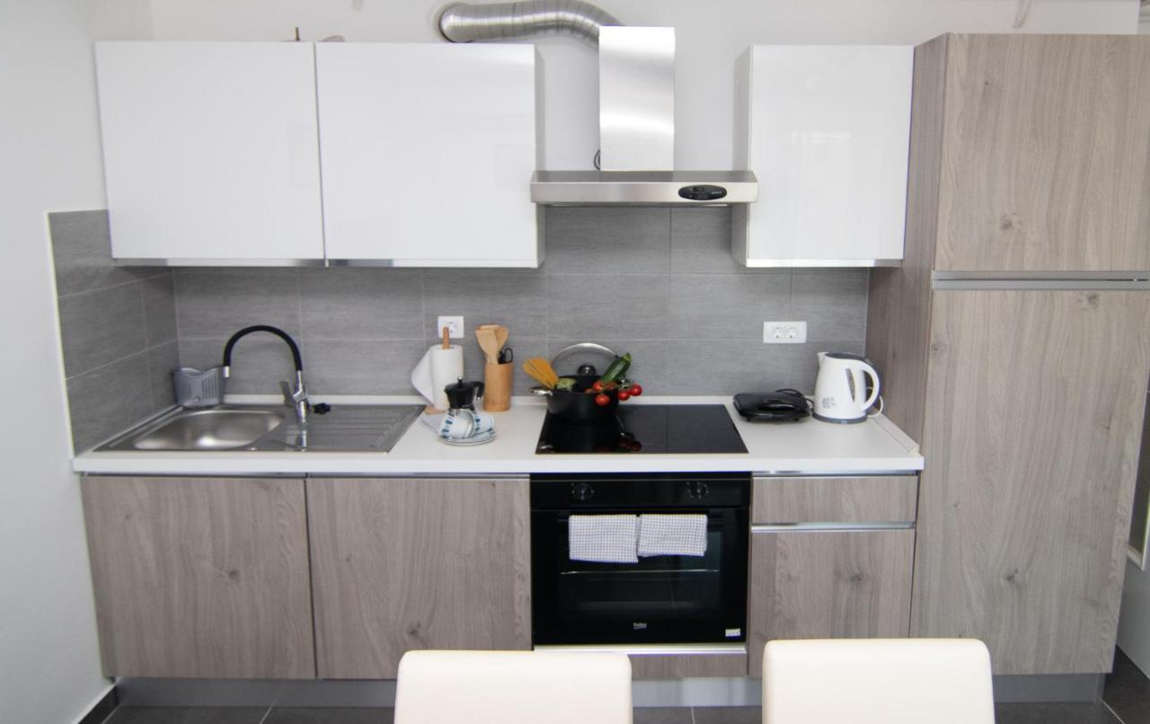 Valkane Beach Studio Apartment بولا المظهر الخارجي الصورة