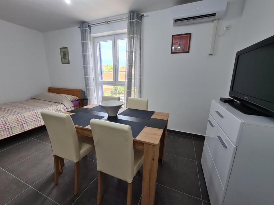 Valkane Beach Studio Apartment بولا المظهر الخارجي الصورة