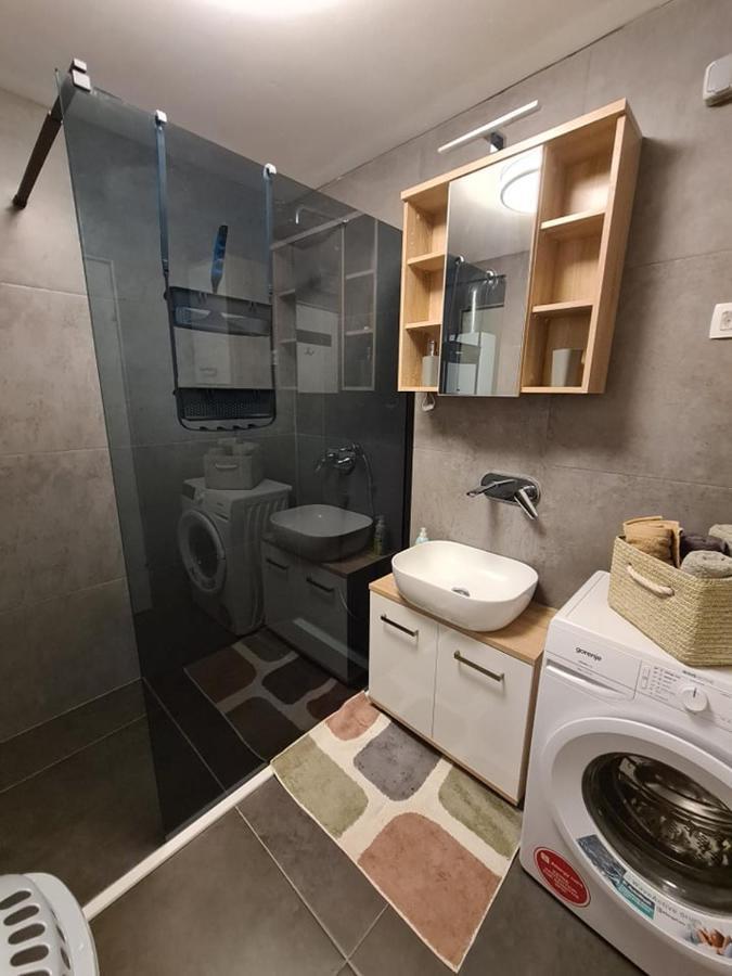 Valkane Beach Studio Apartment بولا المظهر الخارجي الصورة